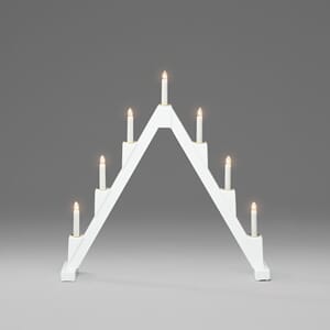 Advenstake 7 armet hvit med messingdekor