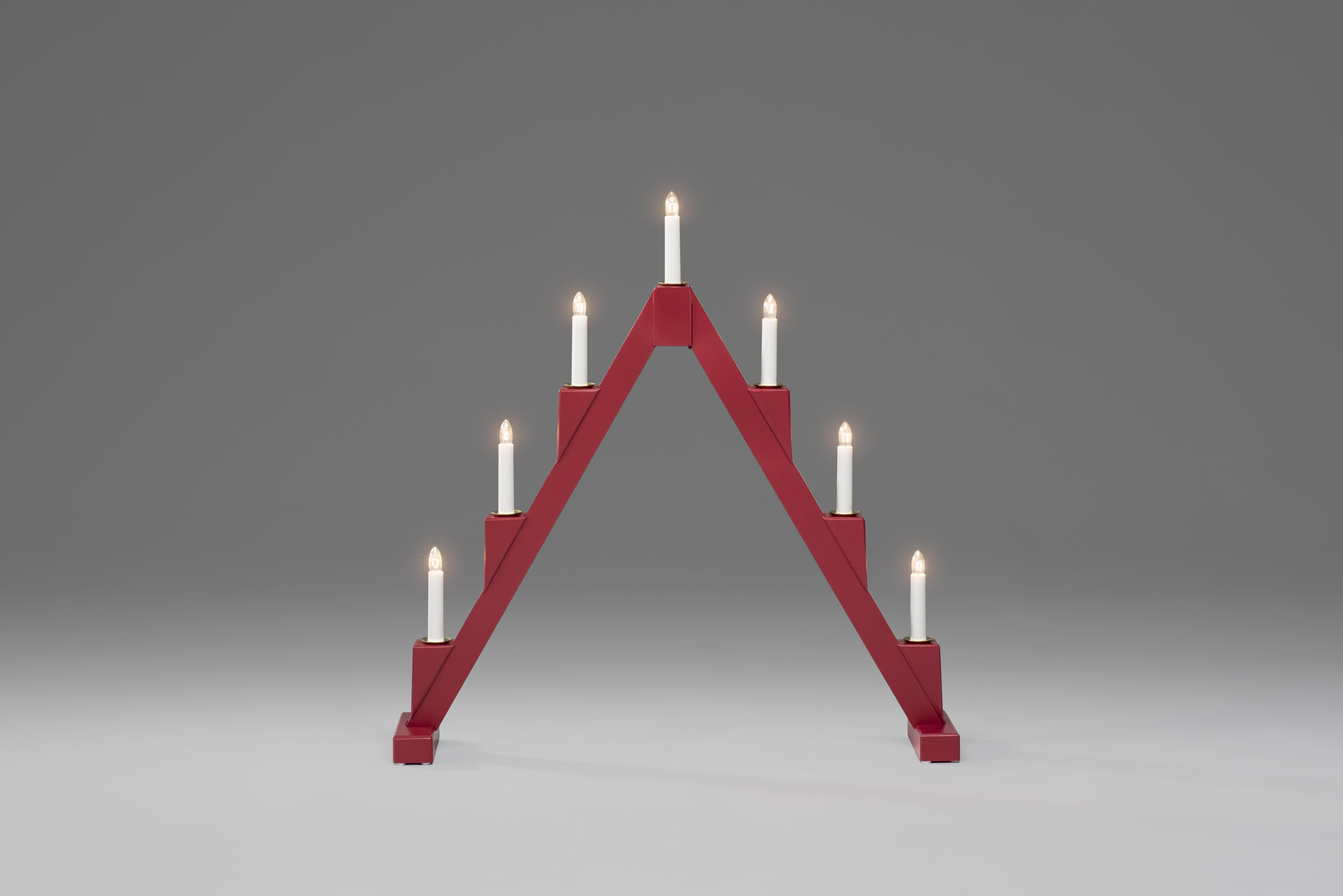 Adventstake 7 lys rød med dekoring messing - Trend Collection AS