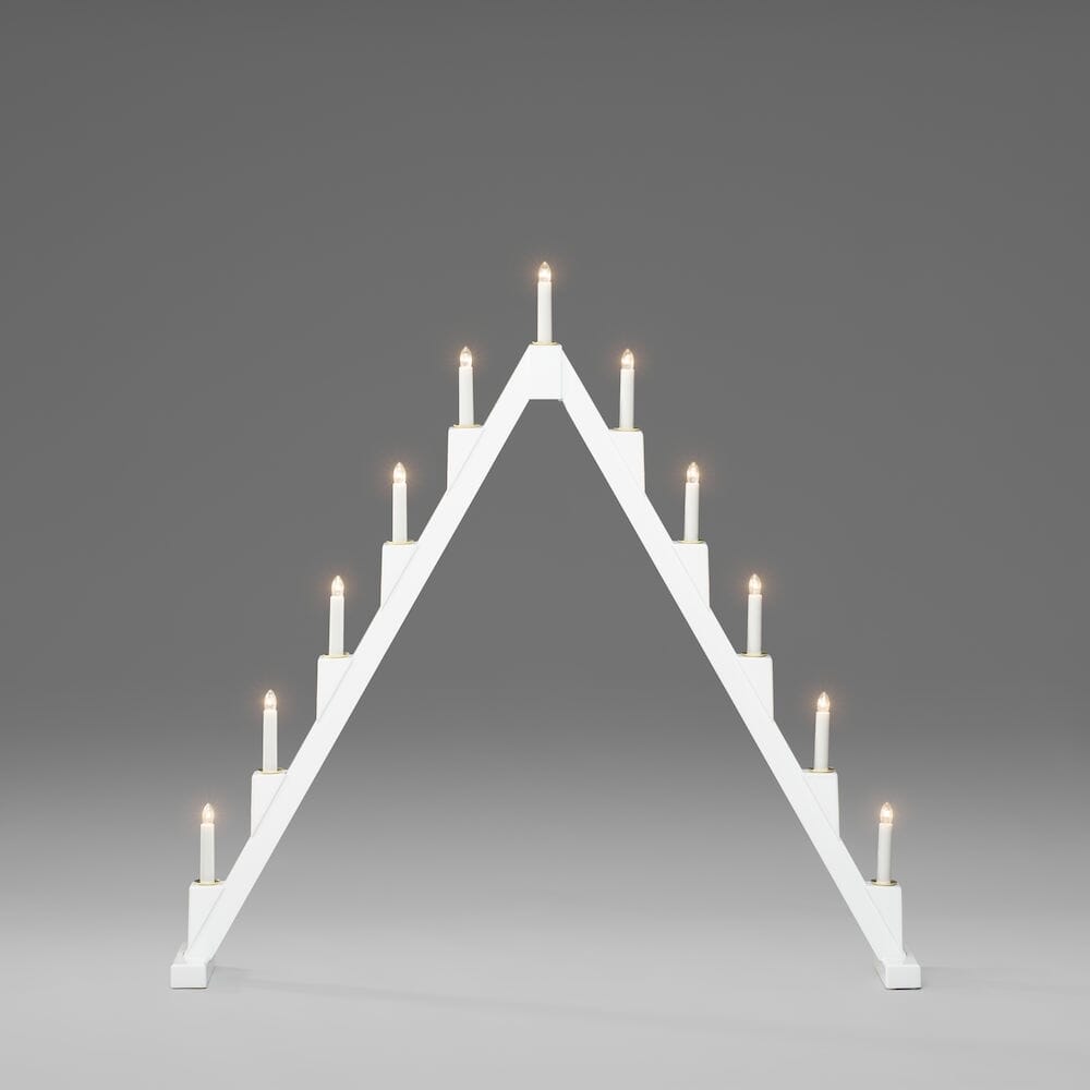 Adventstake 11 armet hvit med messingdekor - Trend Collection AS