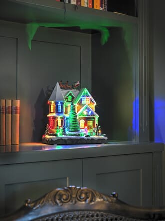 Hus med roterende juletre LED og musikk