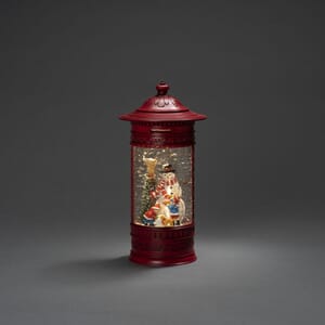 Vannfyllt postkasse med snømann