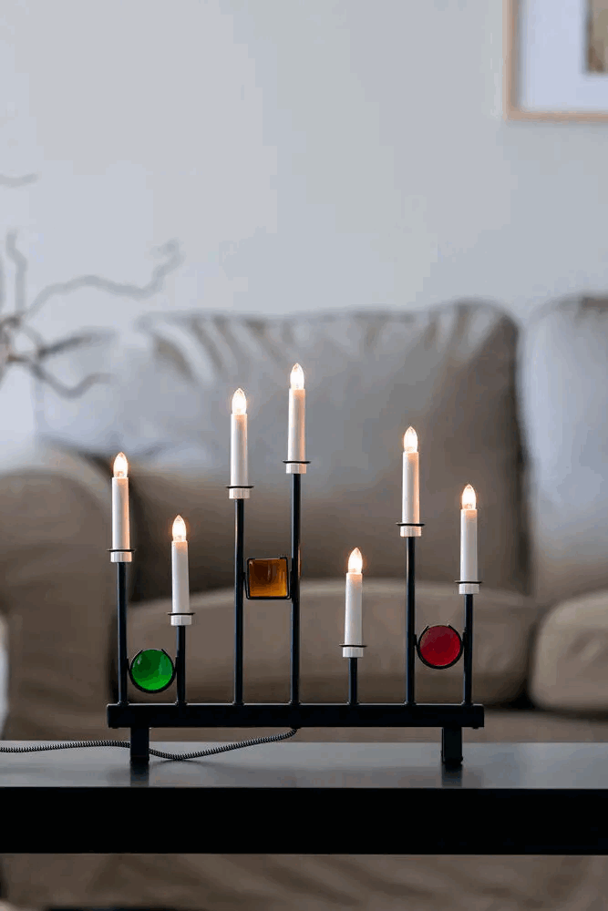 Adventstake 7 armet sort med farget glassdekorasjon - Trend Collection AS