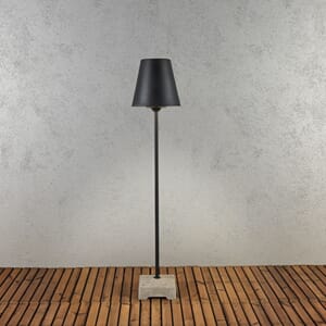Lucca Lounge høy E27 svart metall skjerm 130cm