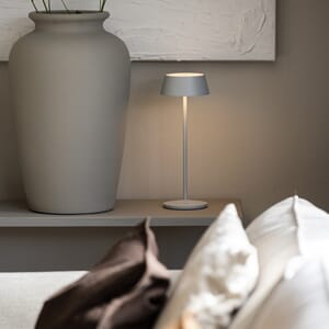 Menton USB bordlampe matt grå